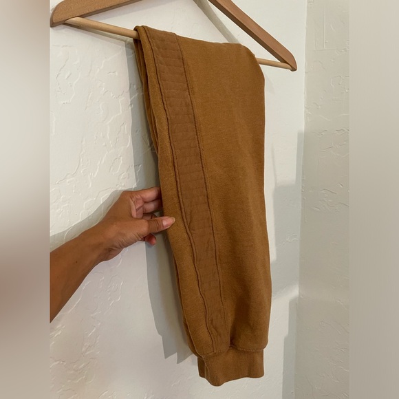 🔥 Cat & Jack brown jogger sweats. 8-10. Quilted panel design down legs. GUC. - Picture 8 of 8